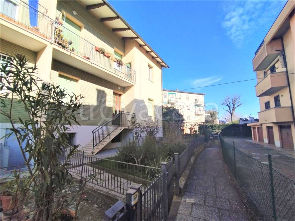 Appartamento in vendita a Castel San Pietro Terme via Silvio Pellico, 180