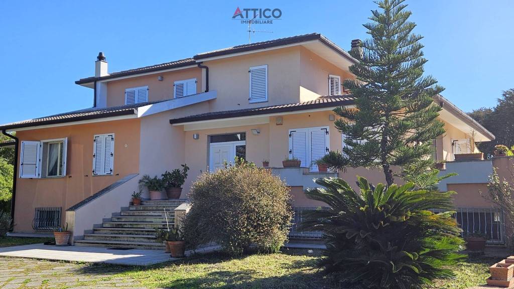 Villa in vendita a Sassari via Luna e Sole, 67