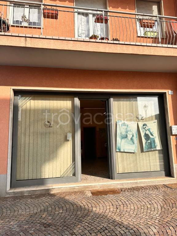 Negozio in vendita a La Valletta Brianza via Marco Brusadelli, 23