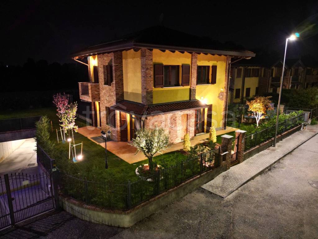 Villa in vendita a Pavia strada Ca' della Terra, 69
