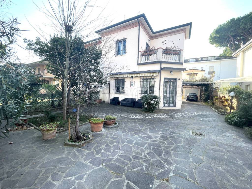 Villa Bifamiliare in vendita a Cervia viale dei Mille
