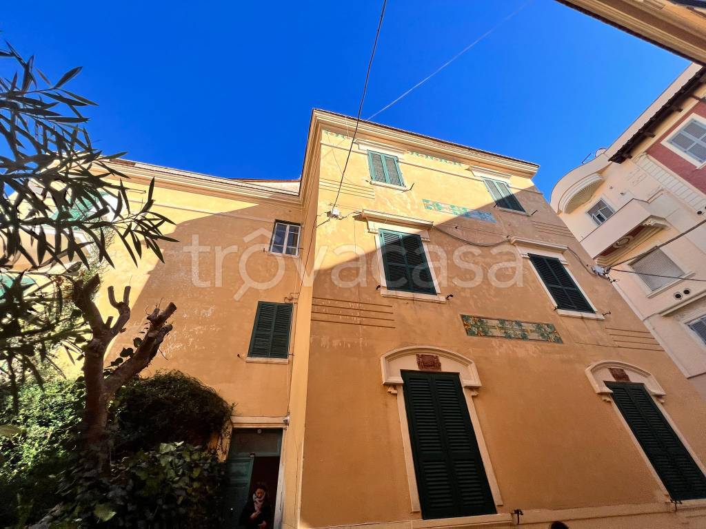 Appartamento in vendita ad Anzio via Padre Lombardi