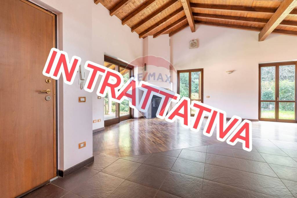 Villa in vendita a Besozzo via Prealpi, 26