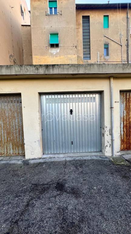 Garage in affitto a Livorno via Carlo Bini