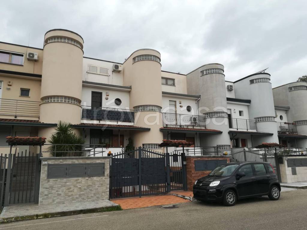 Villa a Schiera in vendita a Benevento via Generale Alberto Dalla Chiesa, 12