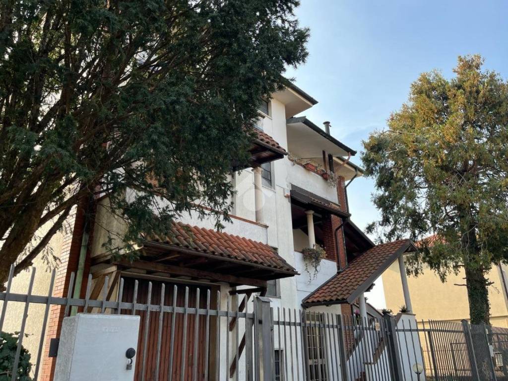 Appartamento in vendita a Giussano via Padova, 15