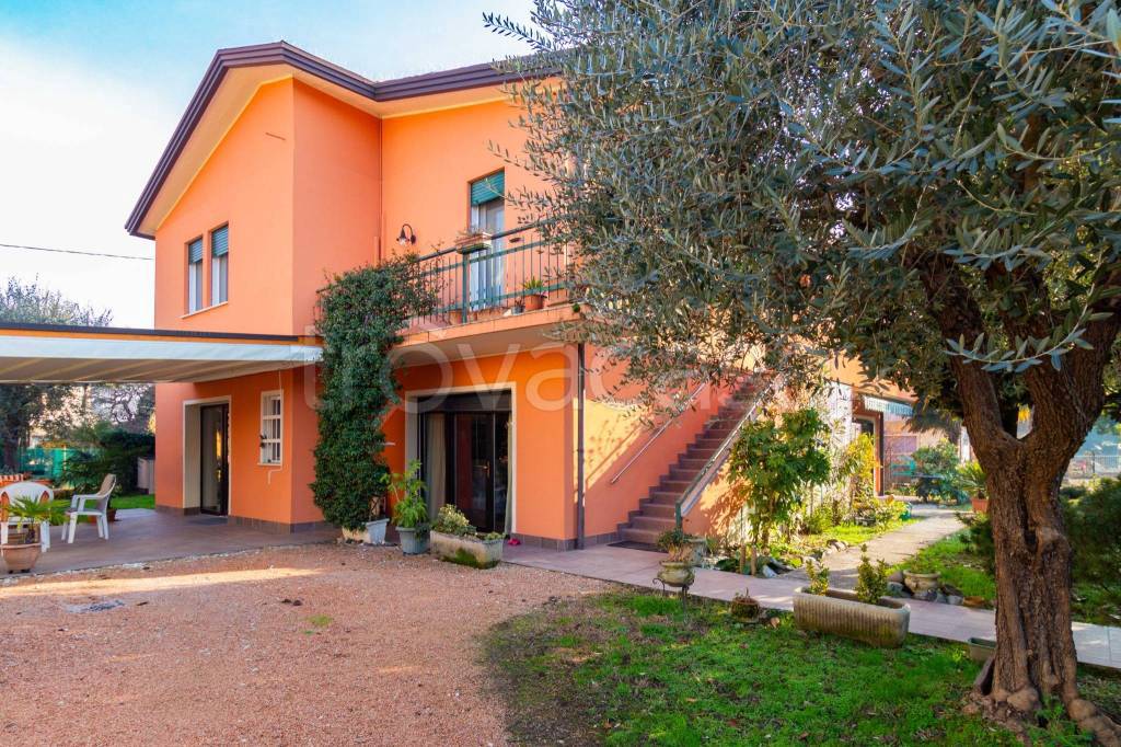 Villa in vendita a Selvazzano Dentro via San Marco