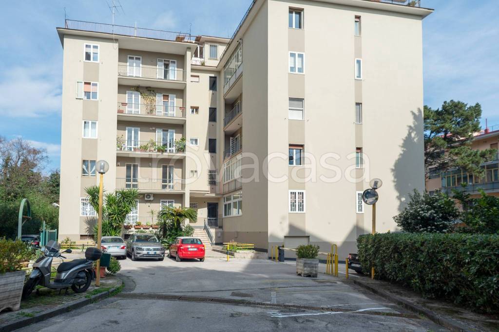 Appartamento in vendita a Napoli via Bernardo Cavallino
