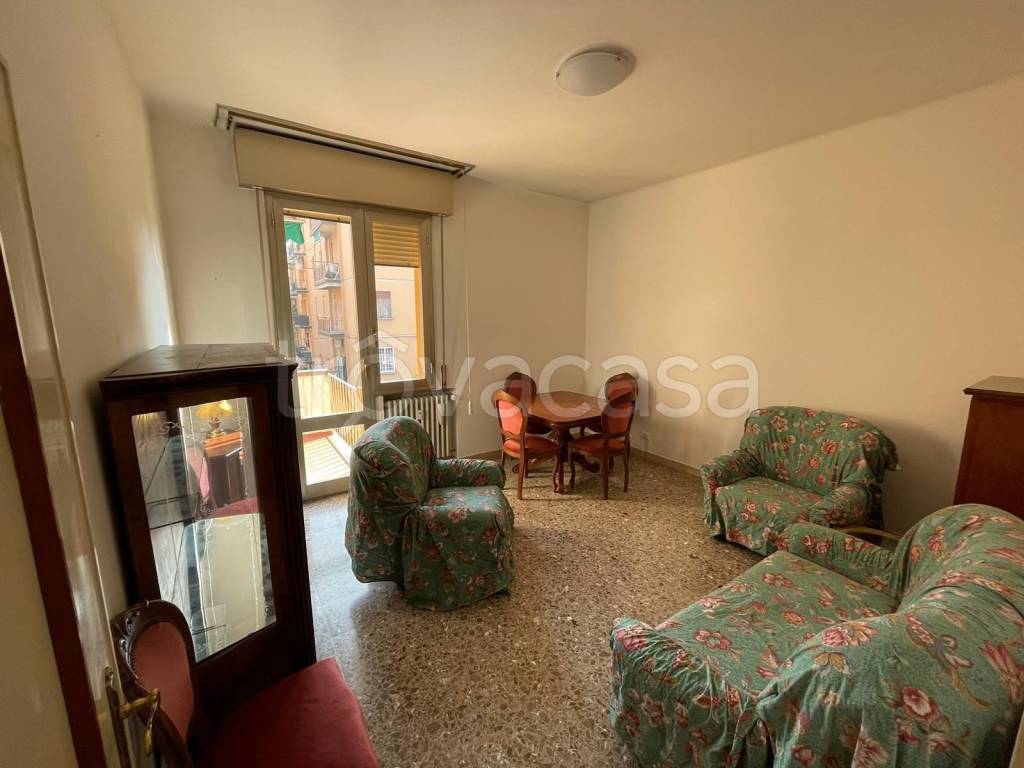 Appartamento in affitto a Bologna via Vittorio Alfieri, 4