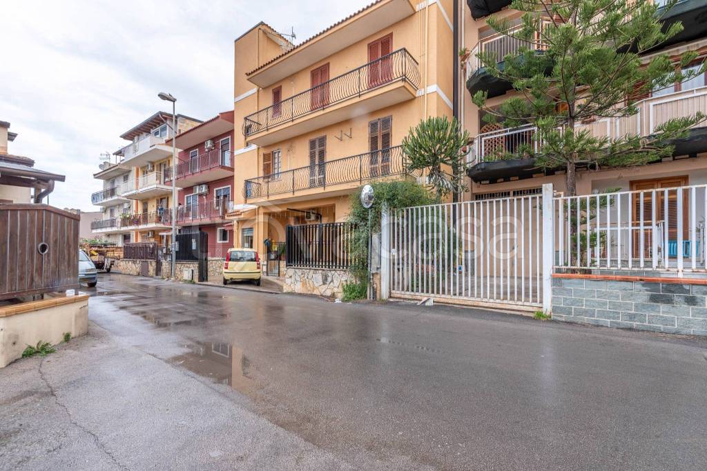 Appartamento in vendita a Ficarazzi via San Martino, 130