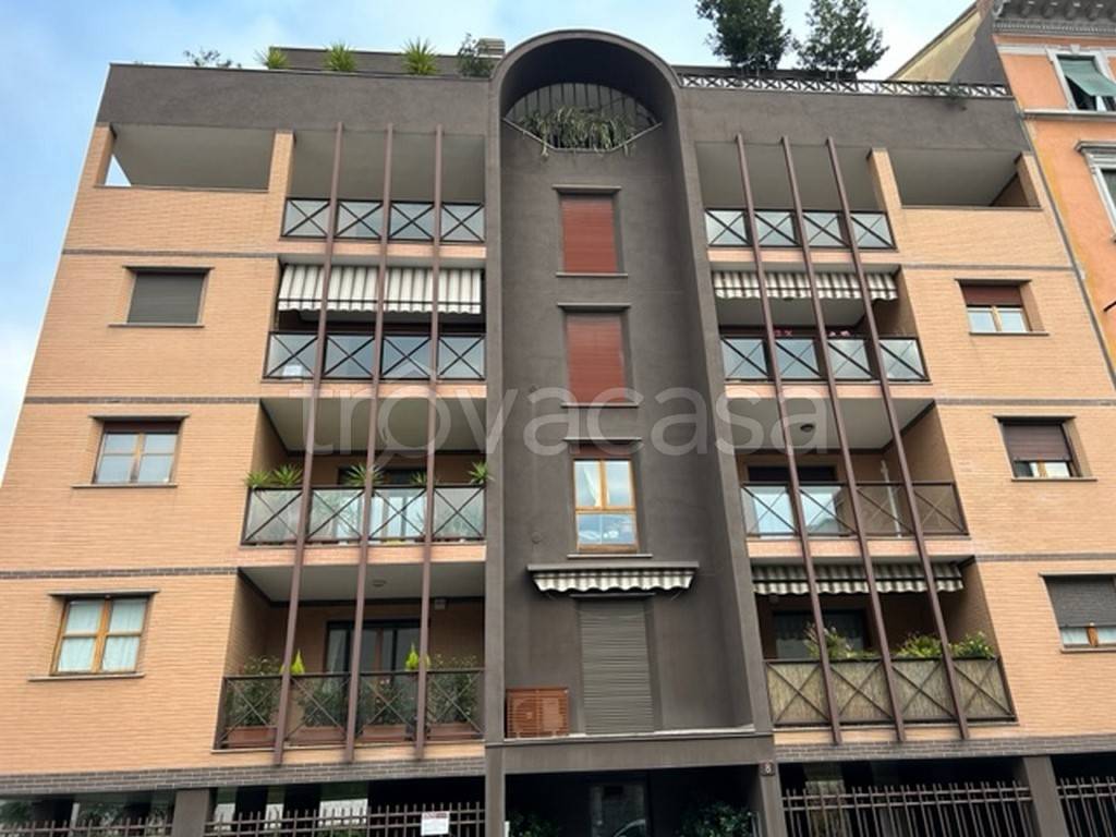 Appartamento in vendita a Milano via Teglio