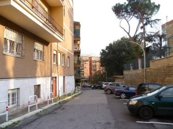 Appartamento in vendita a Roma via Filippo Carcano
