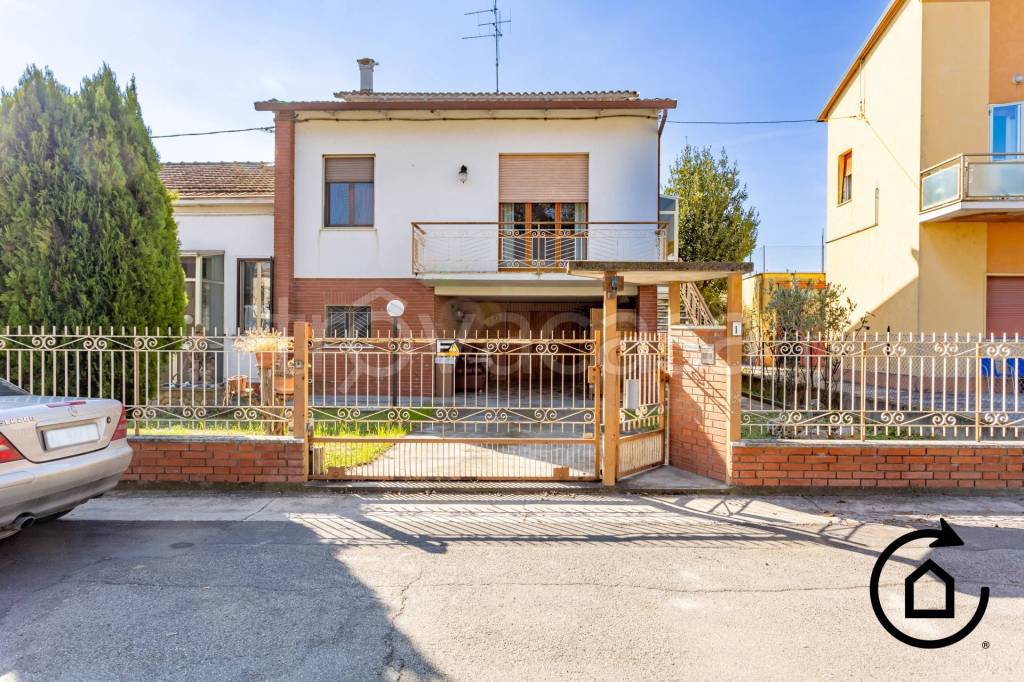Casa Indipendente in vendita a Forlì via Senatello, 1/b