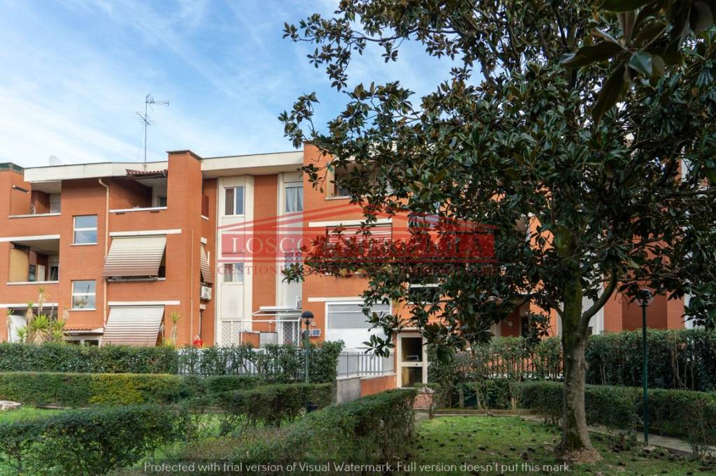Appartamento in vendita a Roma via Fillide