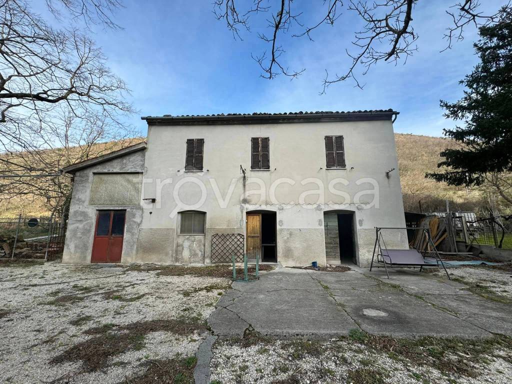 Casale in vendita a Fabriano via Cortina San Venanzo, 26