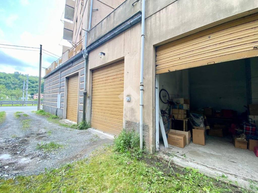Garage in vendita a Busalla via Natale Gallino, 2