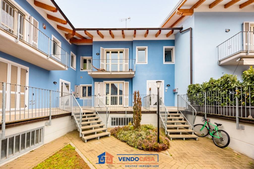 Appartamento in vendita a Carrù viale Vittorio Veneto, 65