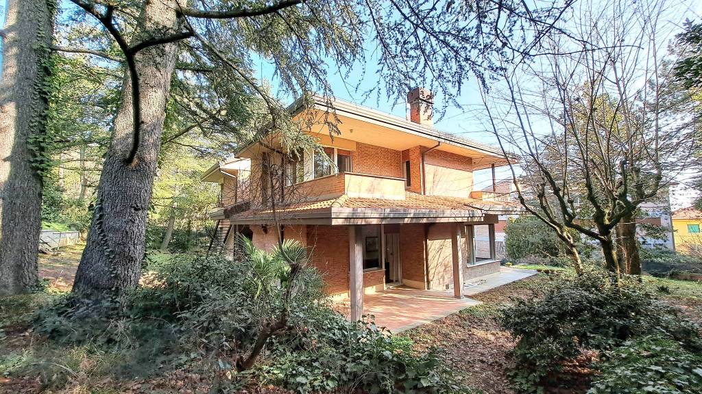 Villa in vendita a Bologna via Pasquale Villari, 15