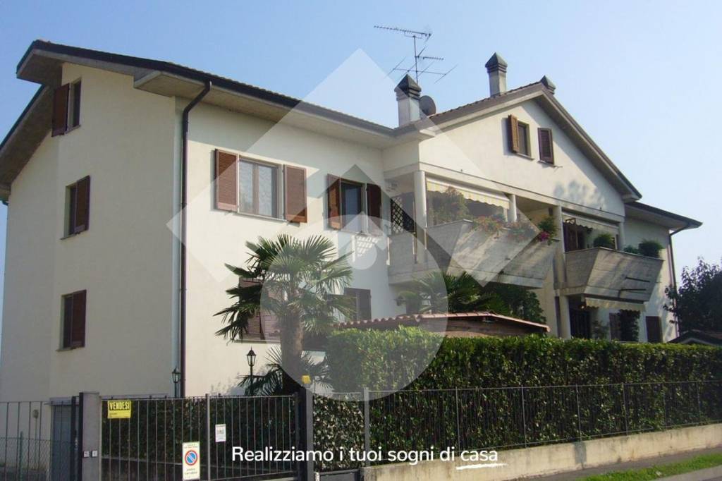 Appartamento in vendita a Zelo Buon Persico viale europa, 37