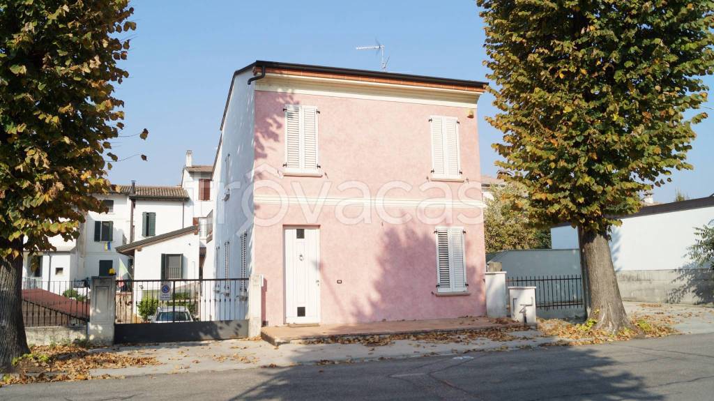 Casa Indipendente in vendita ad Asola via Circonvallazione Sud, 79