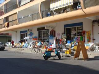 Negozio in in affitto da privato a strongoli viale nave petrarca