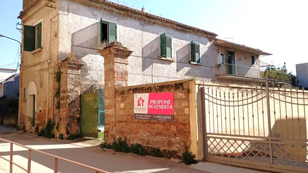 Casa Indipendente in vendita a San Prisco via Cavacone, 32