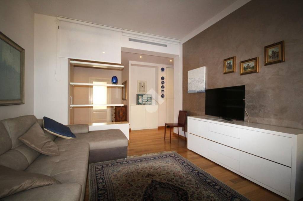 Appartamento in vendita ad Alba corso langhe, 28