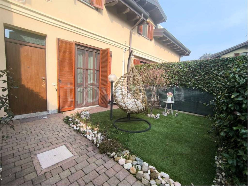 Villa in vendita a Fenegrò via verdi, 24