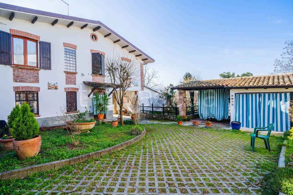 Casale in vendita a Ziano Piacentino località Vicomarino, 39