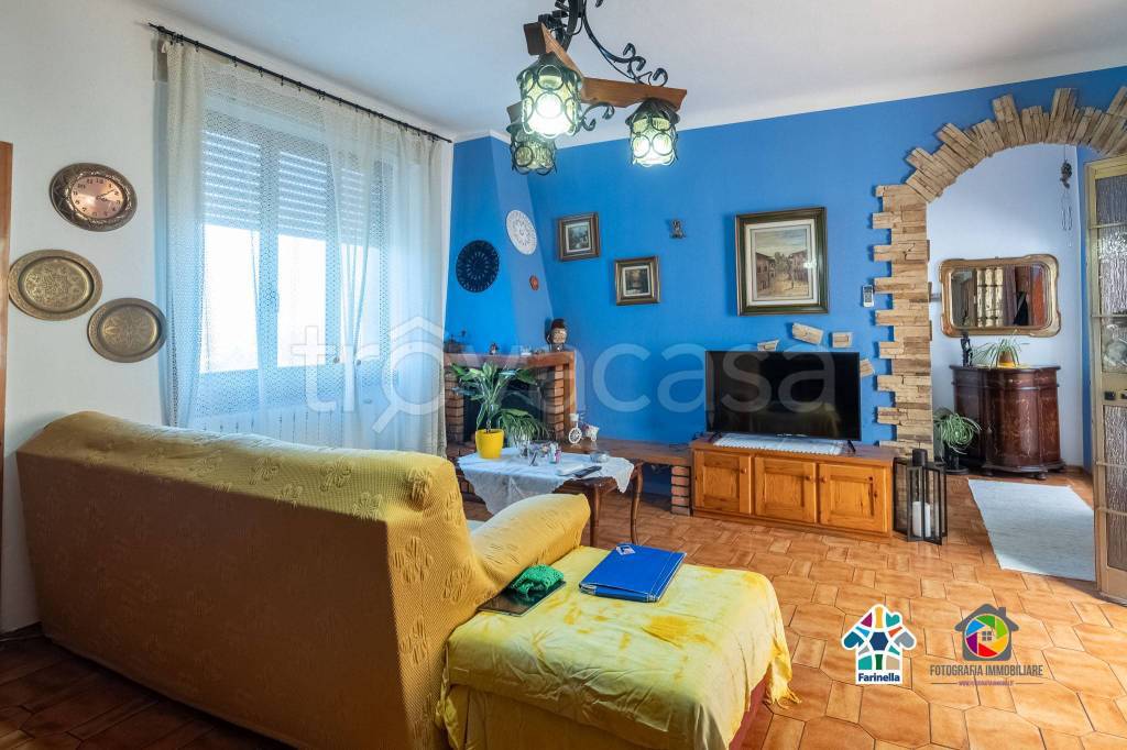 Appartamento in vendita a Giussano cascina Costaiola, 9