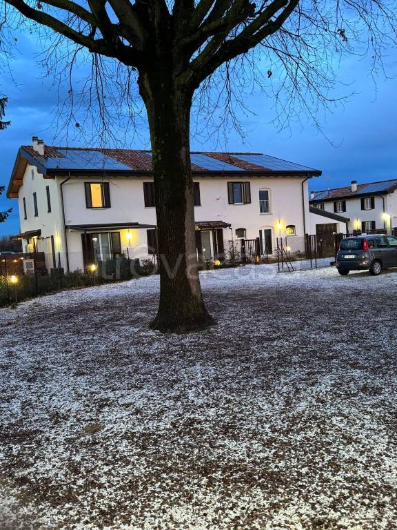 Villa Bifamiliare in vendita a Zola Predosa via Madonna dei Prati