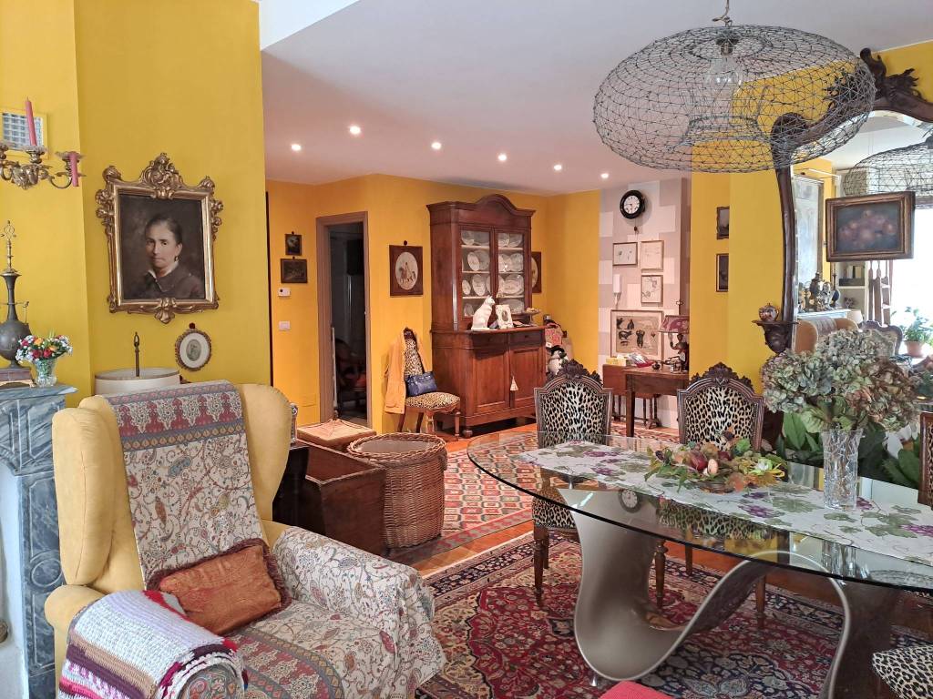 Casa Indipendente in vendita a Cossano Belbo via Don Luigi Perrone