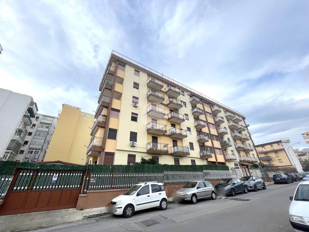 Appartamento in vendita a Palermo via Benedetto Croce, 22