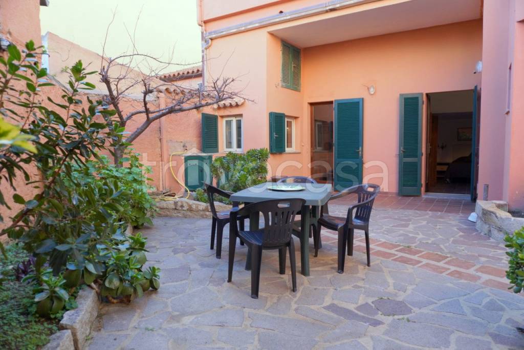 Appartamento in vendita a La Maddalena via Cairoli 24