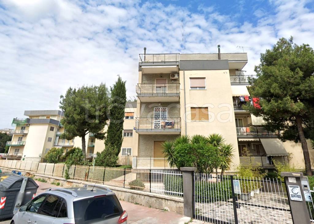 Appartamento in affitto a Bari viale Luigi Einaudi