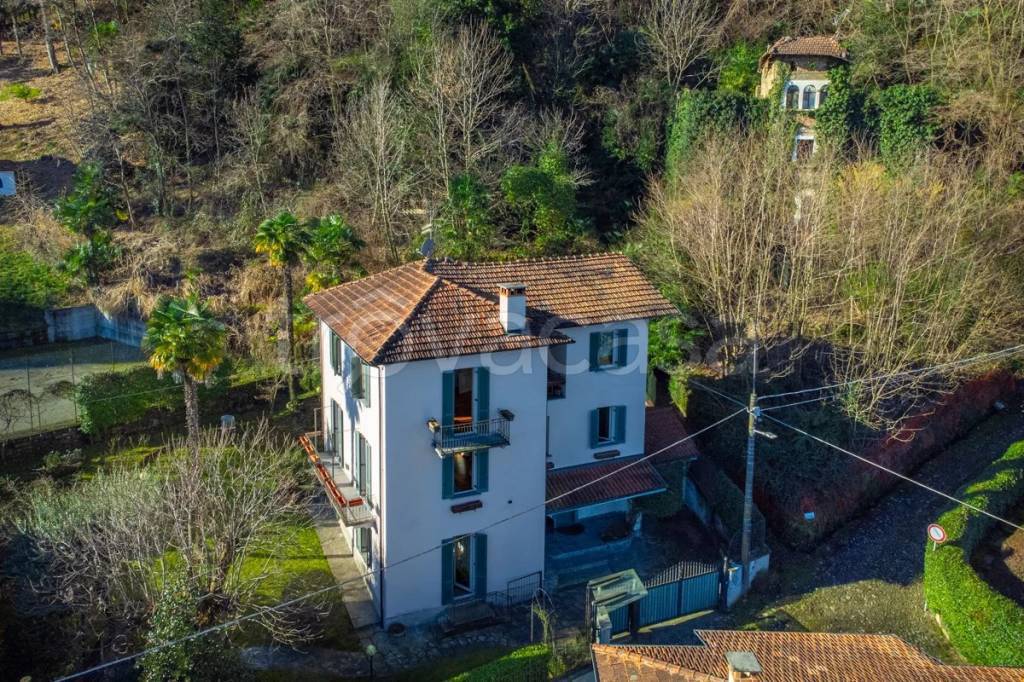 Villa in vendita a Stresa carciano