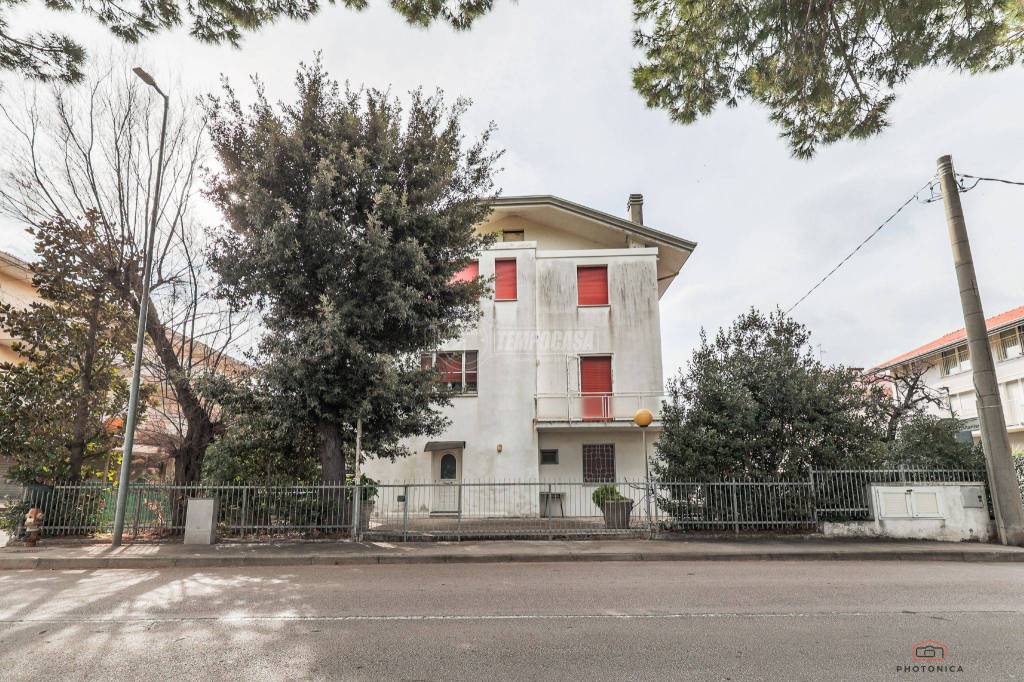 Casa Indipendente in vendita a Riccione viale Licata