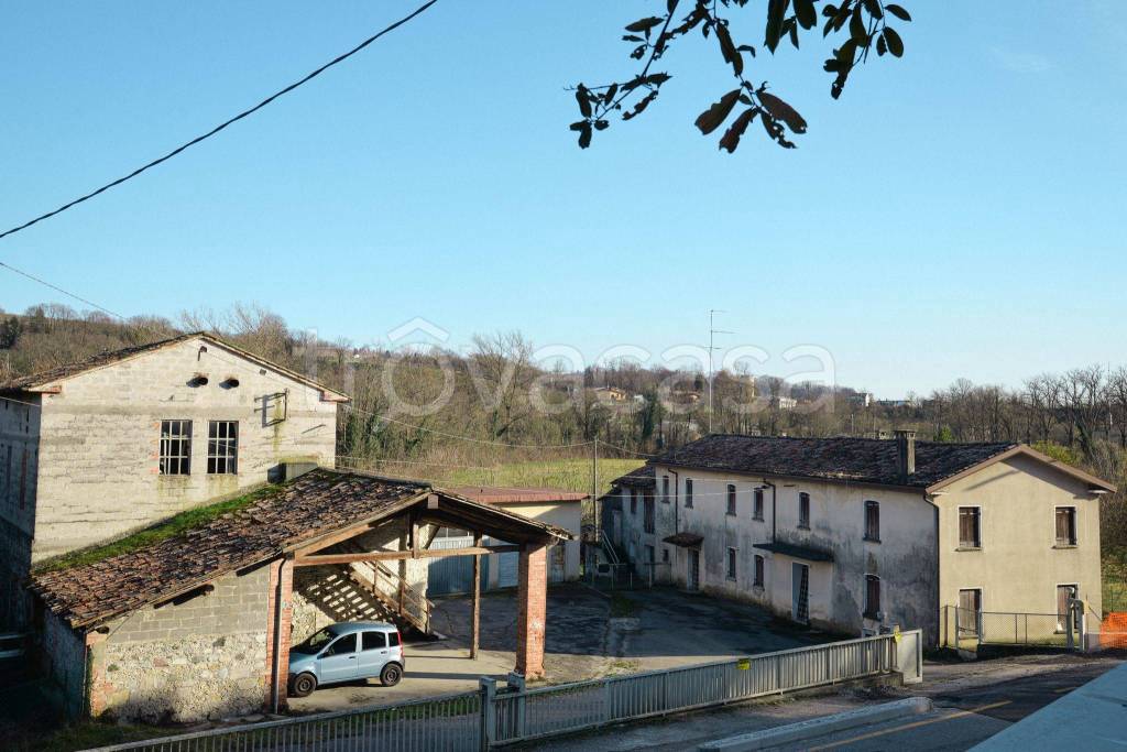 Casale in in vendita da privato a Sernaglia della Battaglia via Pieve di Soligo, 2