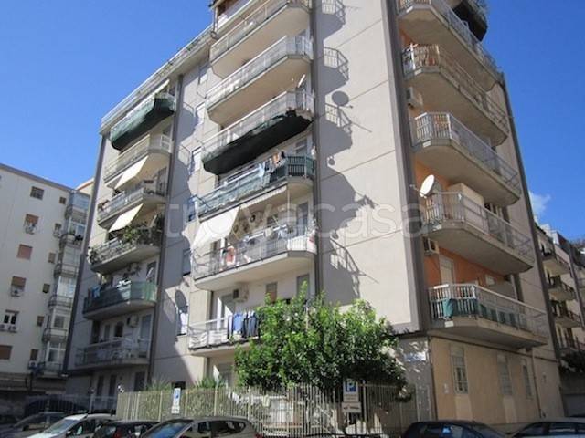 Appartamento in affitto a Palermo via Filippo Bartolino, 27