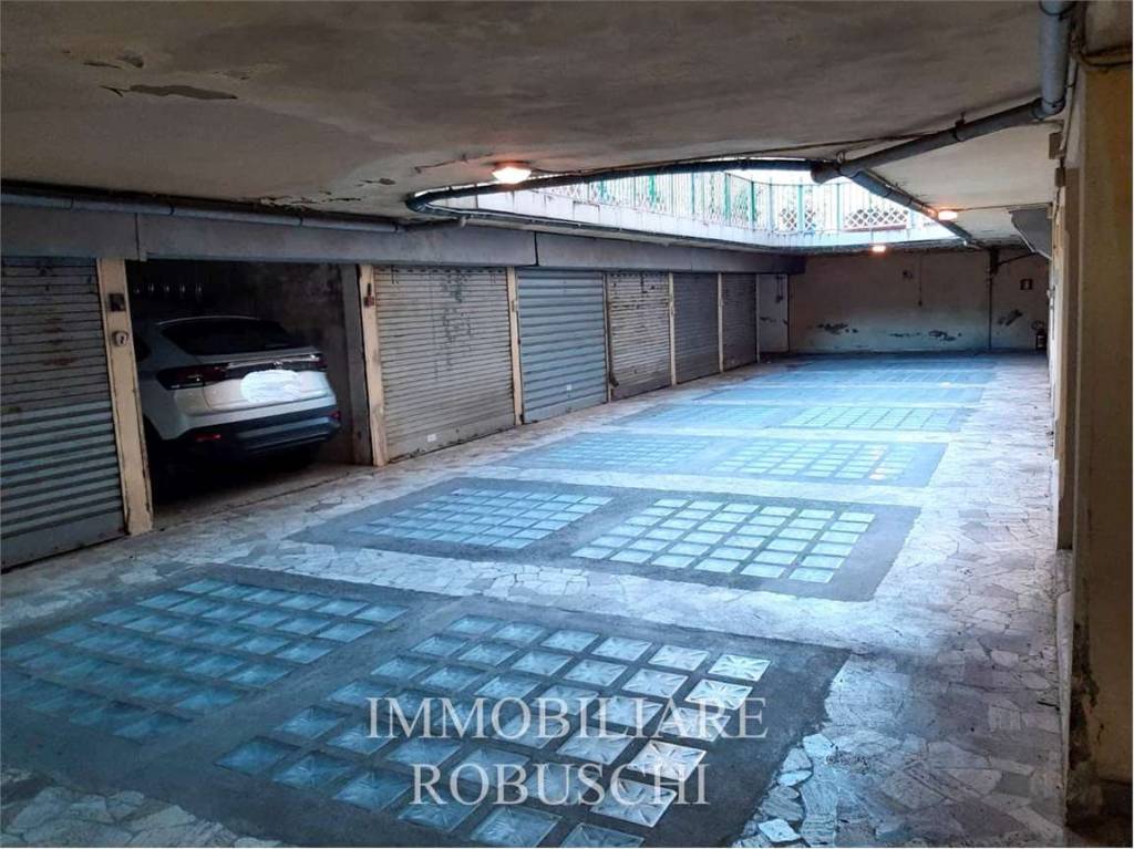 Garage in vendita a Firenze via Giuseppe Giusti