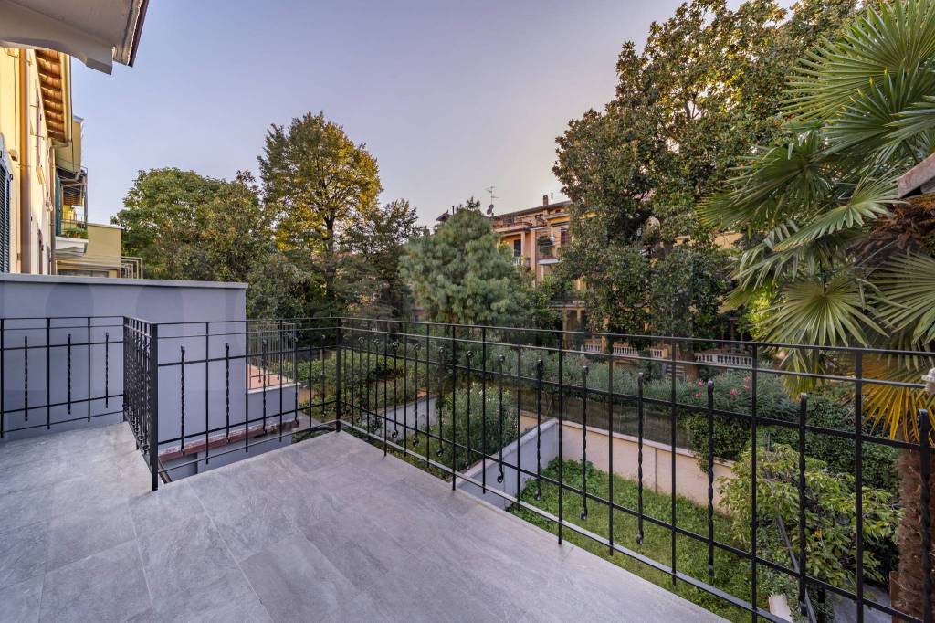 Villa in vendita a Milano via Giuseppe Luosi