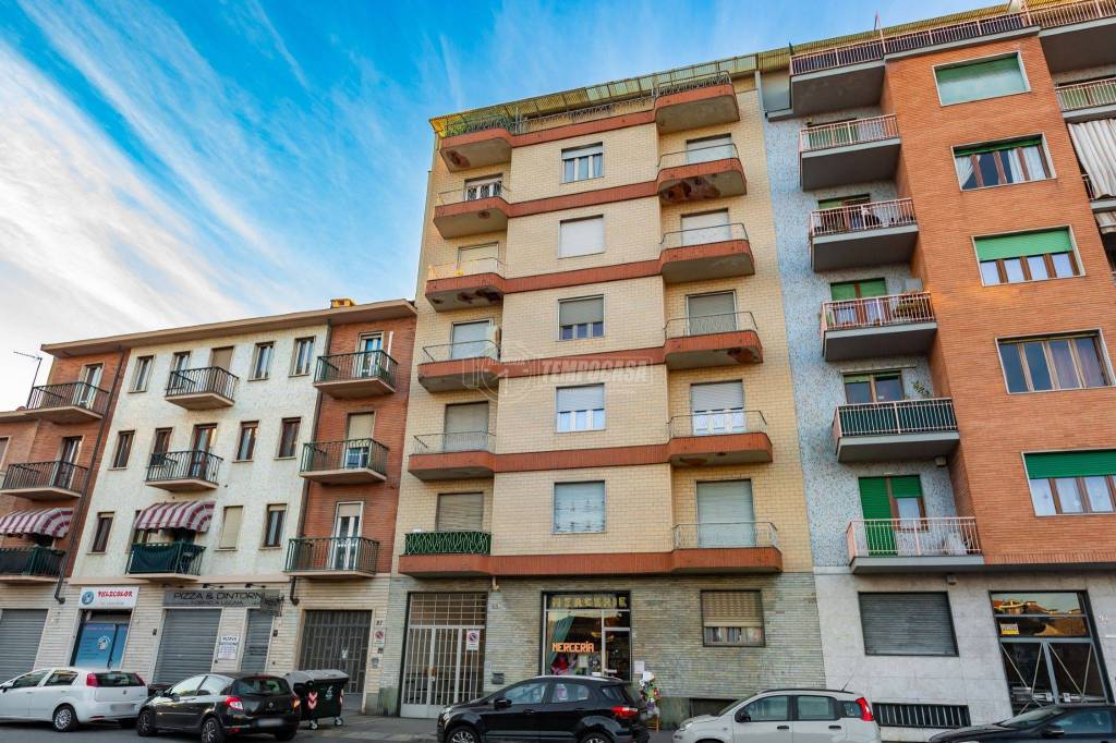 Appartamento in vendita a Torino via Giosuè Borsi 89