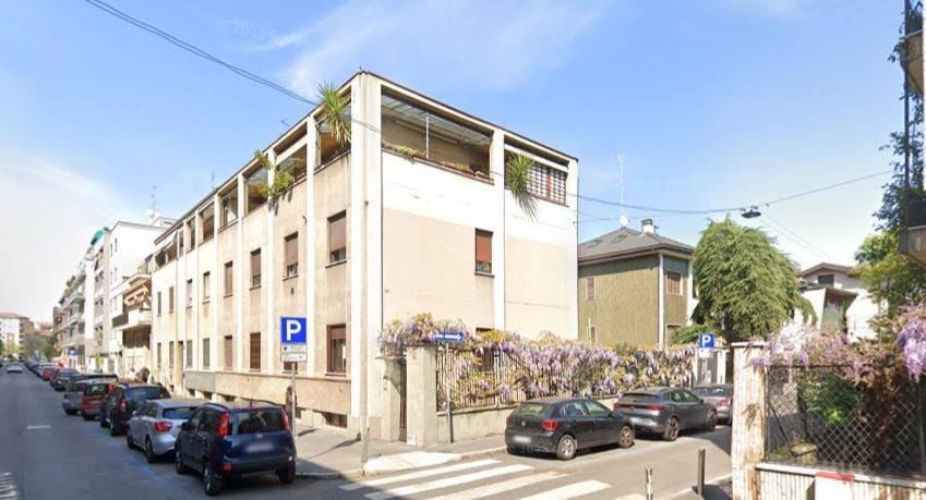 Appartamento in vendita a Milano via Desenzano, 19