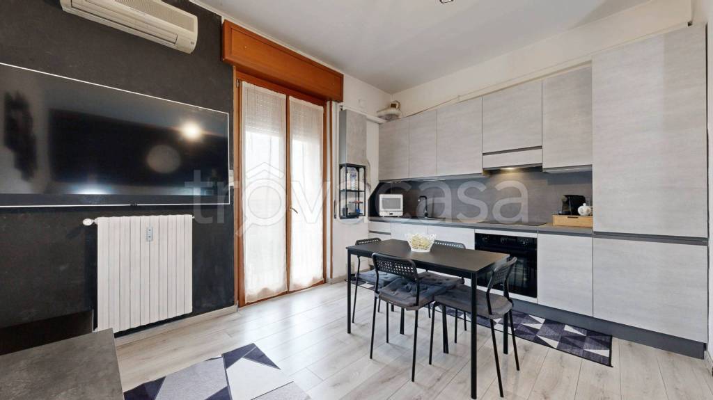 Appartamento in vendita a Pessano con Bornago via Montello, 8