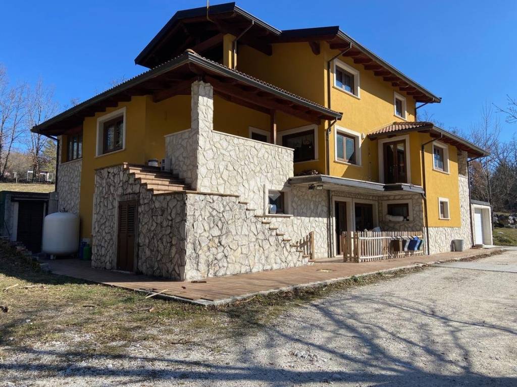 Appartamento in vendita a Castel di Sangro indipendente Pontone, 1