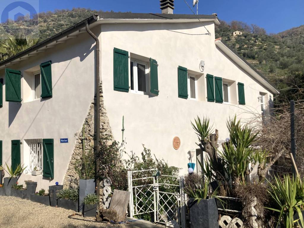 Casa Indipendente in vendita a Pietrabruna via Basso Molino, snc