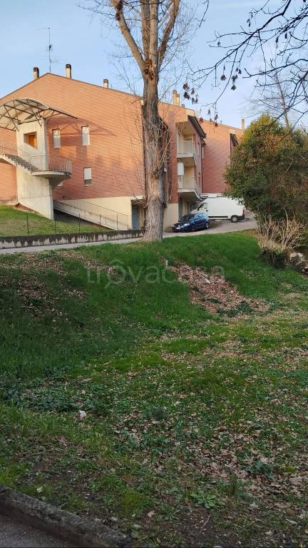Appartamento in in vendita da privato a Montecalvo in Foglia via Giacomo Leopardi, 6