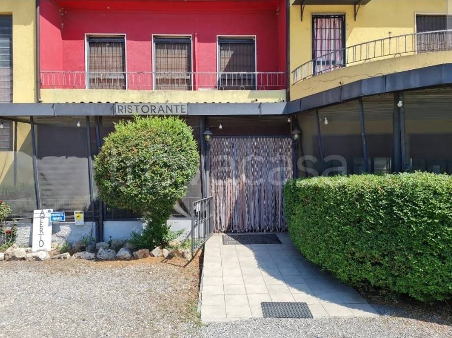 Casa Indipendente in vendita a Corteolona e Genzone via Papa Giovanni xxiii, 4