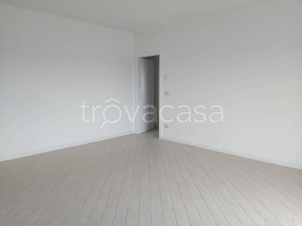 Appartamento in vendita a Pulsano viale Canne, 48