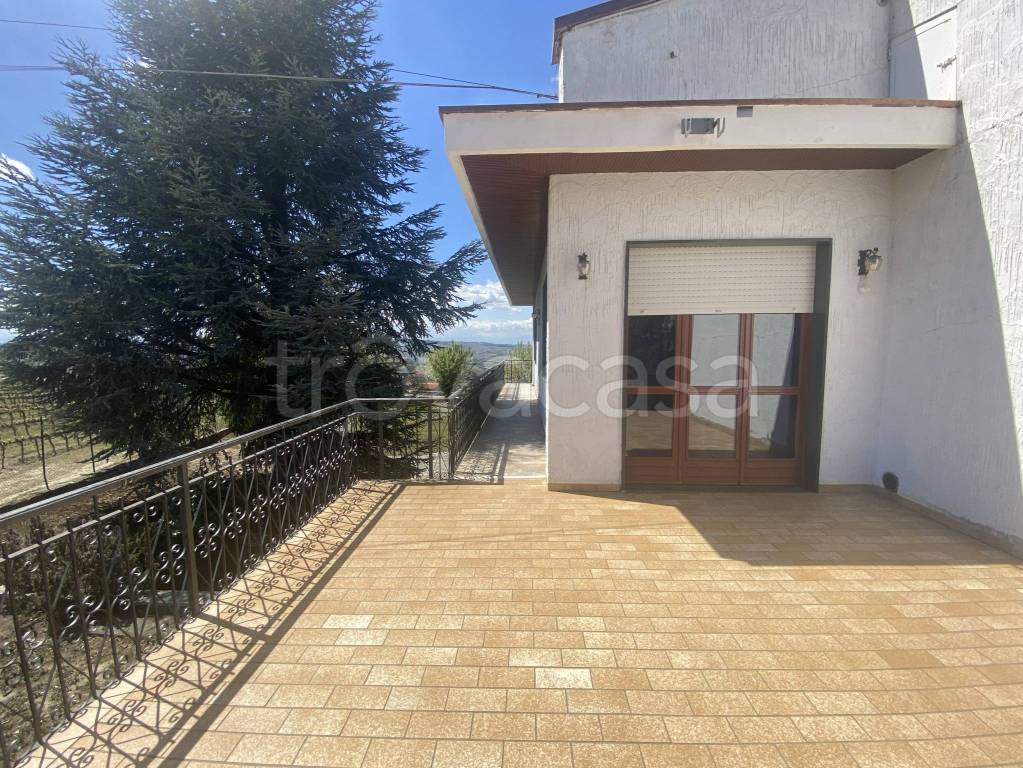 Villa in vendita a Diano d'Alba